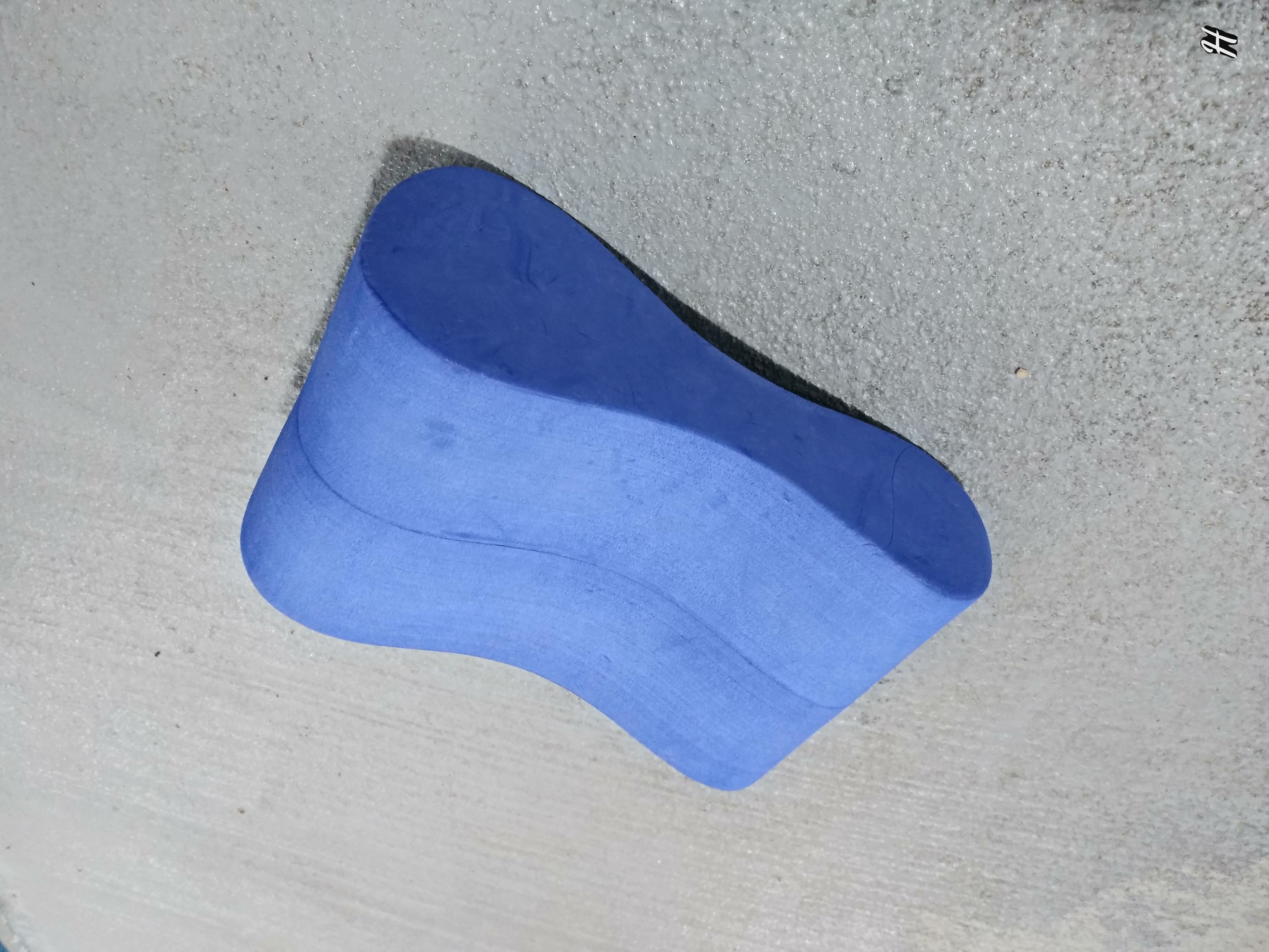 Blue pull bouy